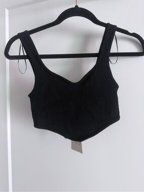 Zara Black Ribbed V-Neck Crop Tank Top